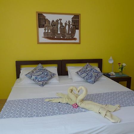 By The Bay, Jacana Bed & Breakfast Puerto Princesa Esterno foto