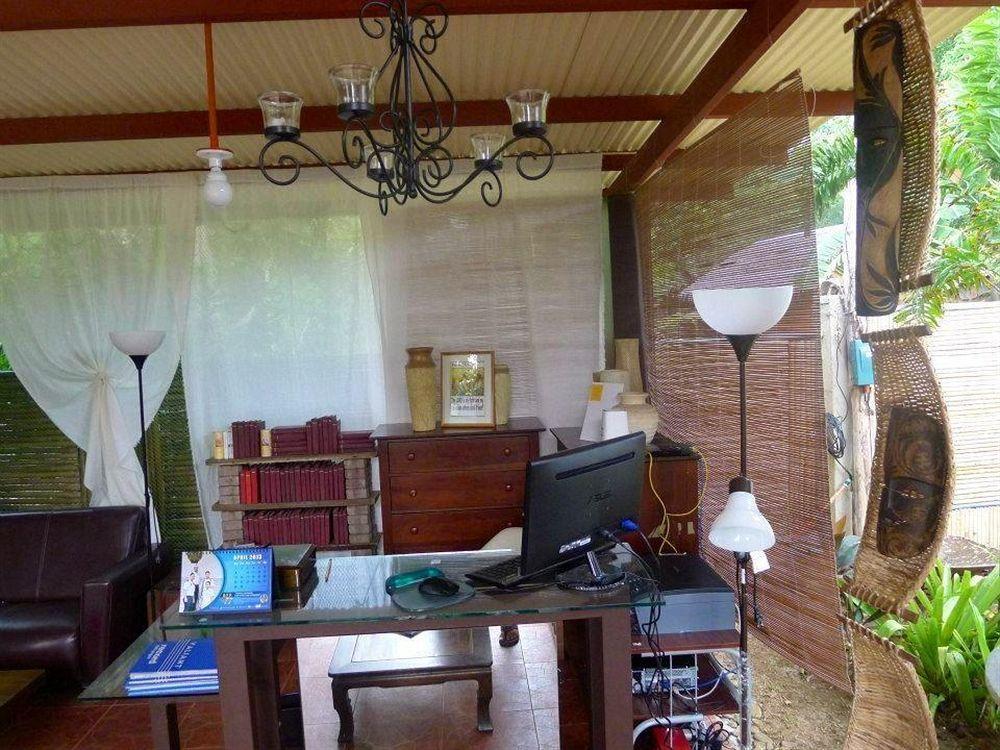 By The Bay, Jacana Bed & Breakfast Puerto Princesa Esterno foto