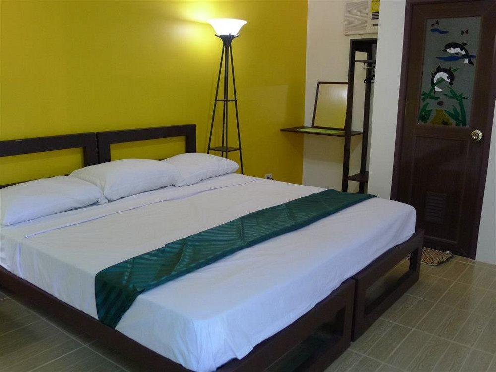 By The Bay, Jacana Bed & Breakfast Puerto Princesa Esterno foto