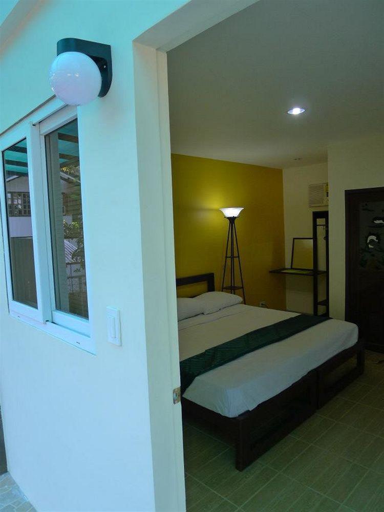 By The Bay, Jacana Bed & Breakfast Puerto Princesa Esterno foto
