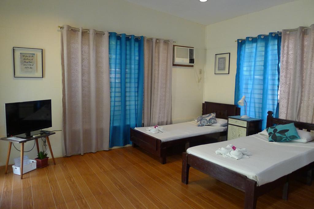 By The Bay, Jacana Bed & Breakfast Puerto Princesa Esterno foto