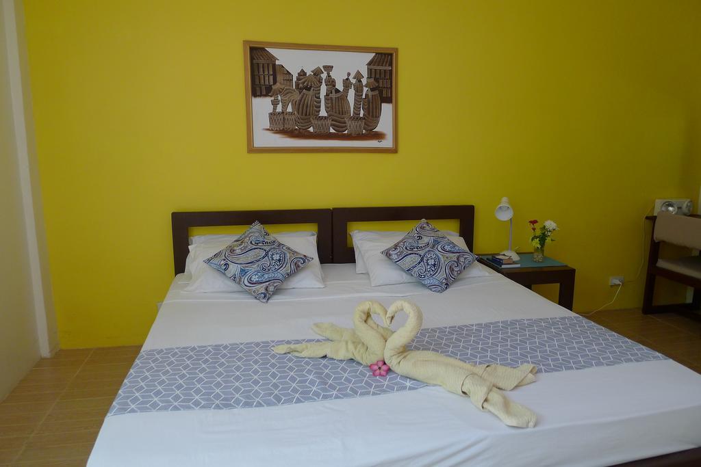 By The Bay, Jacana Bed & Breakfast Puerto Princesa Esterno foto