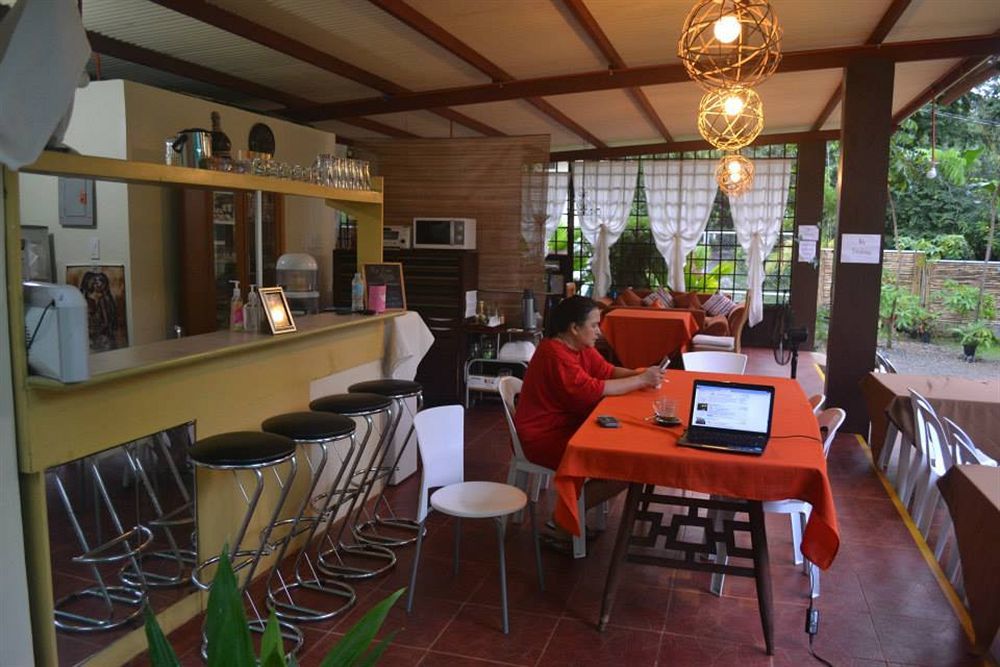 By The Bay, Jacana Bed & Breakfast Puerto Princesa Esterno foto