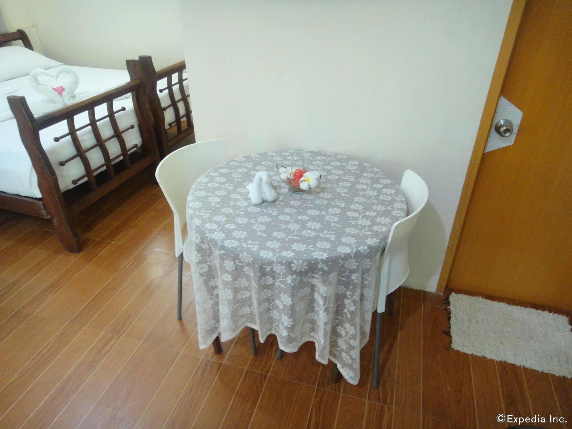 By The Bay, Jacana Bed & Breakfast Puerto Princesa Esterno foto
