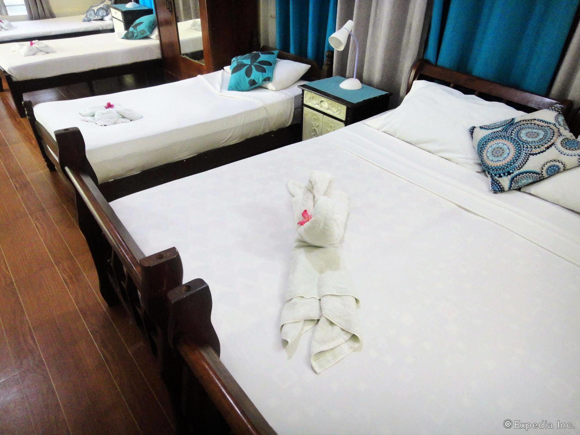 By The Bay, Jacana Bed & Breakfast Puerto Princesa Esterno foto