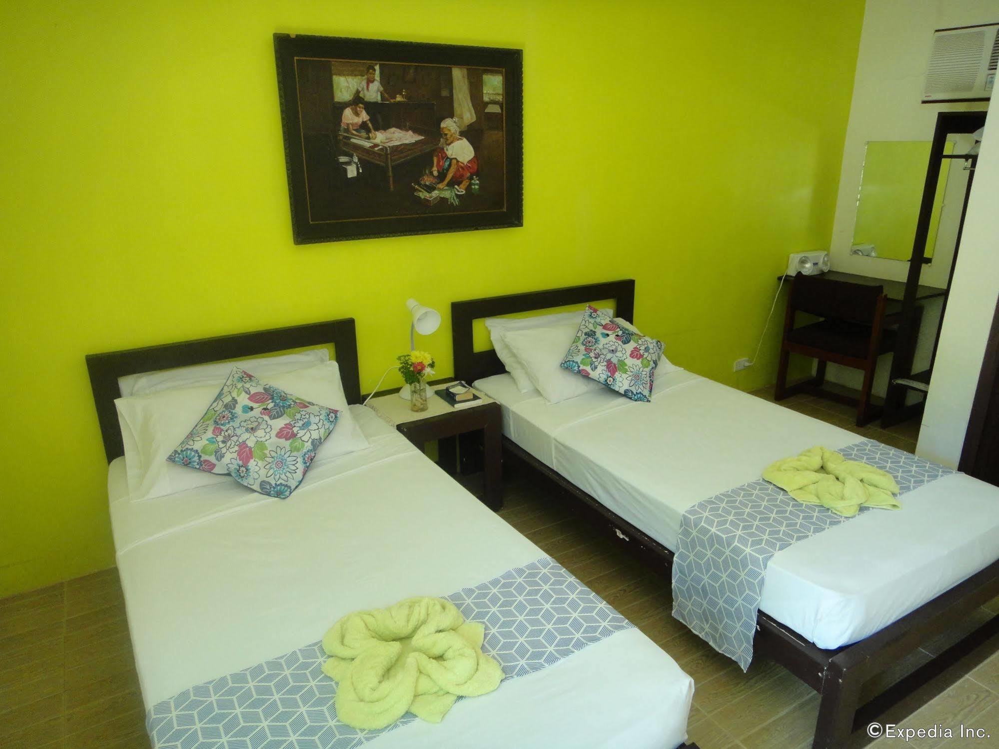 By The Bay, Jacana Bed & Breakfast Puerto Princesa Esterno foto