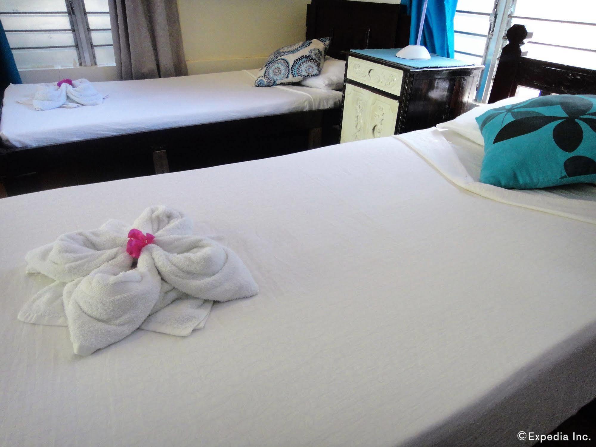 By The Bay, Jacana Bed & Breakfast Puerto Princesa Esterno foto
