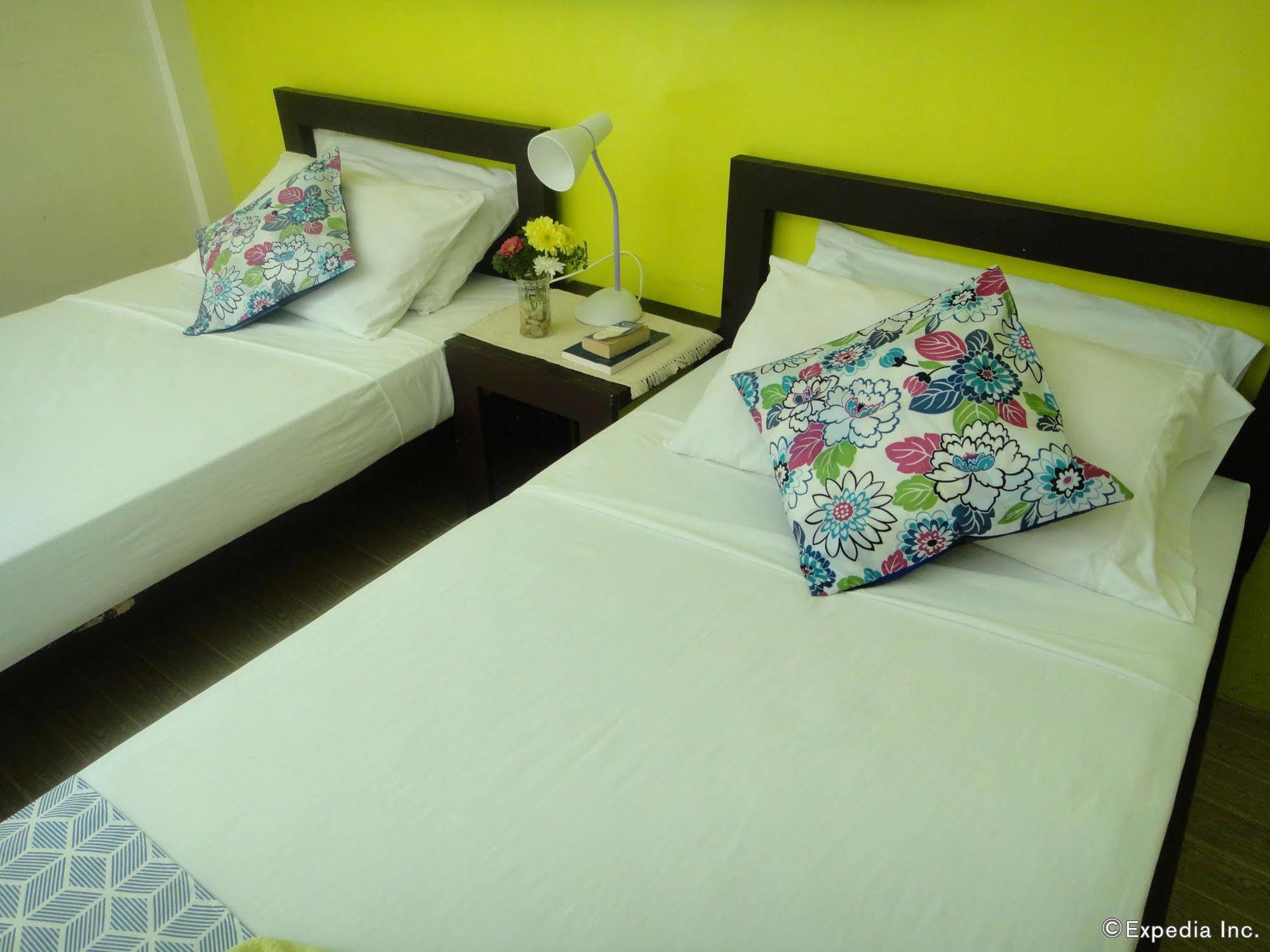 By The Bay, Jacana Bed & Breakfast Puerto Princesa Esterno foto