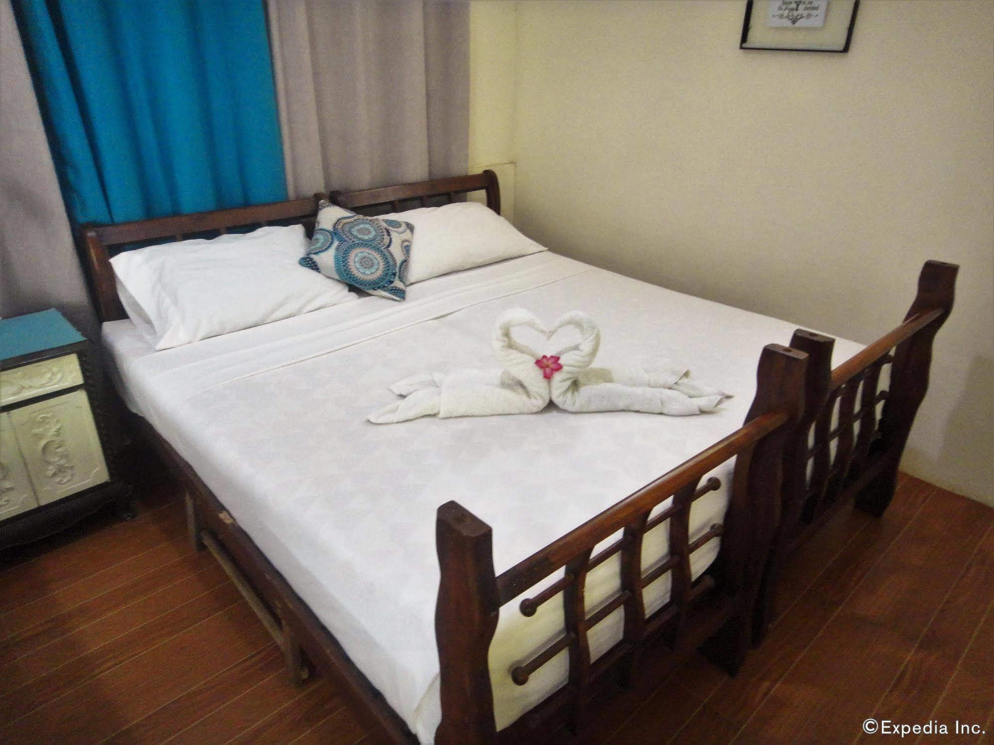 By The Bay, Jacana Bed & Breakfast Puerto Princesa Esterno foto