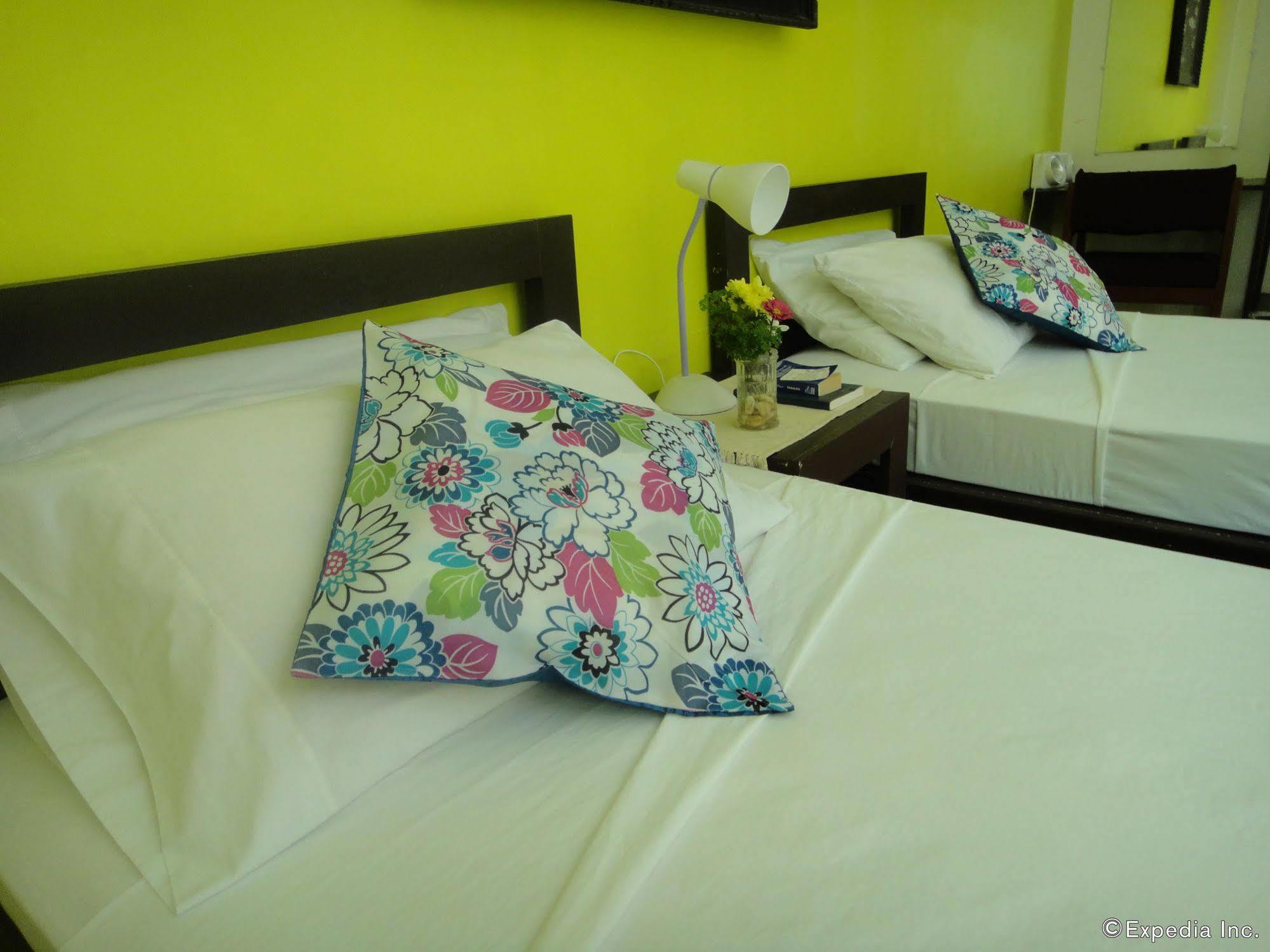 By The Bay, Jacana Bed & Breakfast Puerto Princesa Esterno foto