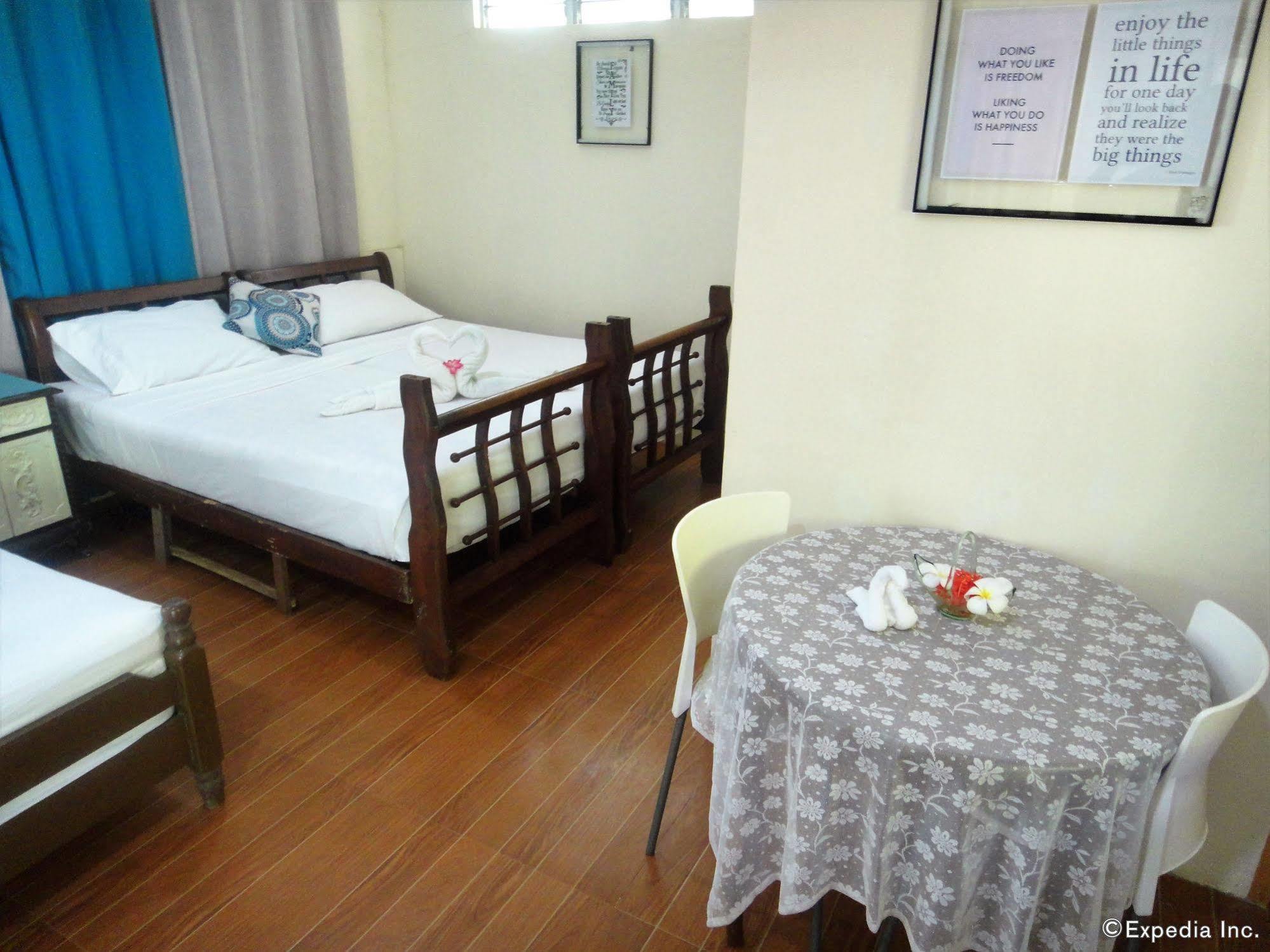 By The Bay, Jacana Bed & Breakfast Puerto Princesa Esterno foto