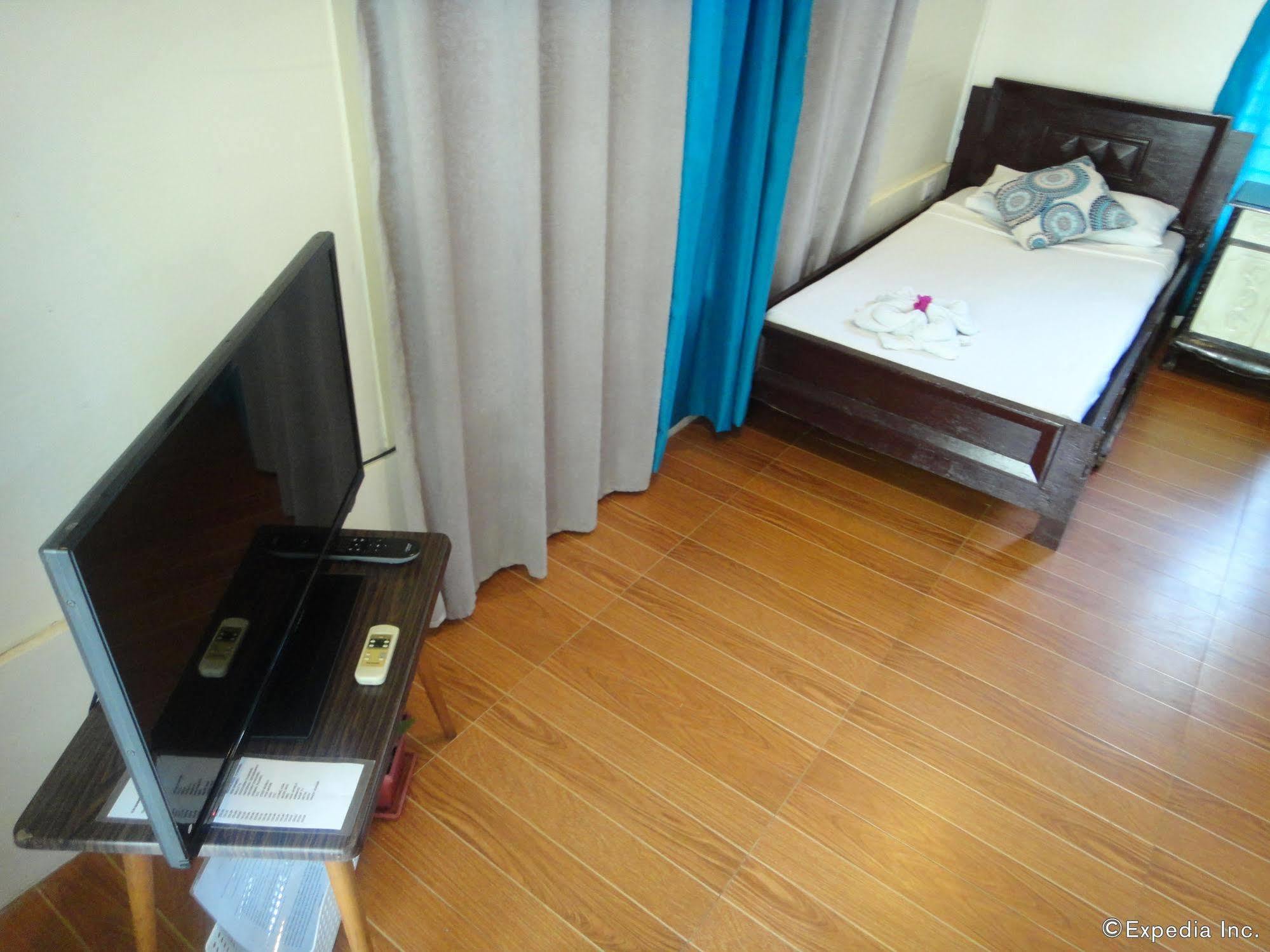 By The Bay, Jacana Bed & Breakfast Puerto Princesa Esterno foto