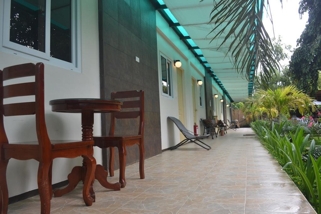 By The Bay, Jacana Bed & Breakfast Puerto Princesa Esterno foto